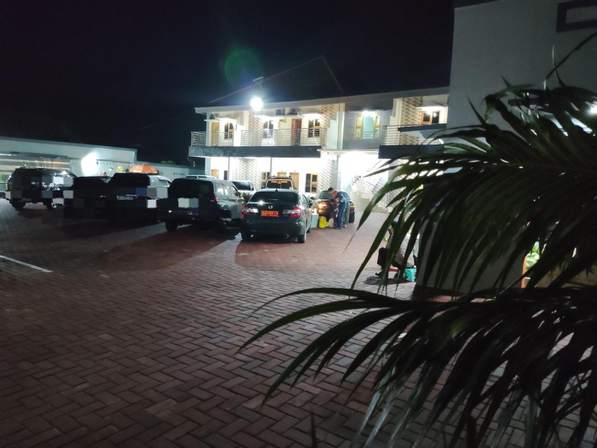 Hotel Cibening Purwakarta Exterior photo